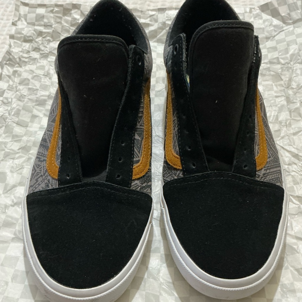 Vans - Picture 5 of 7